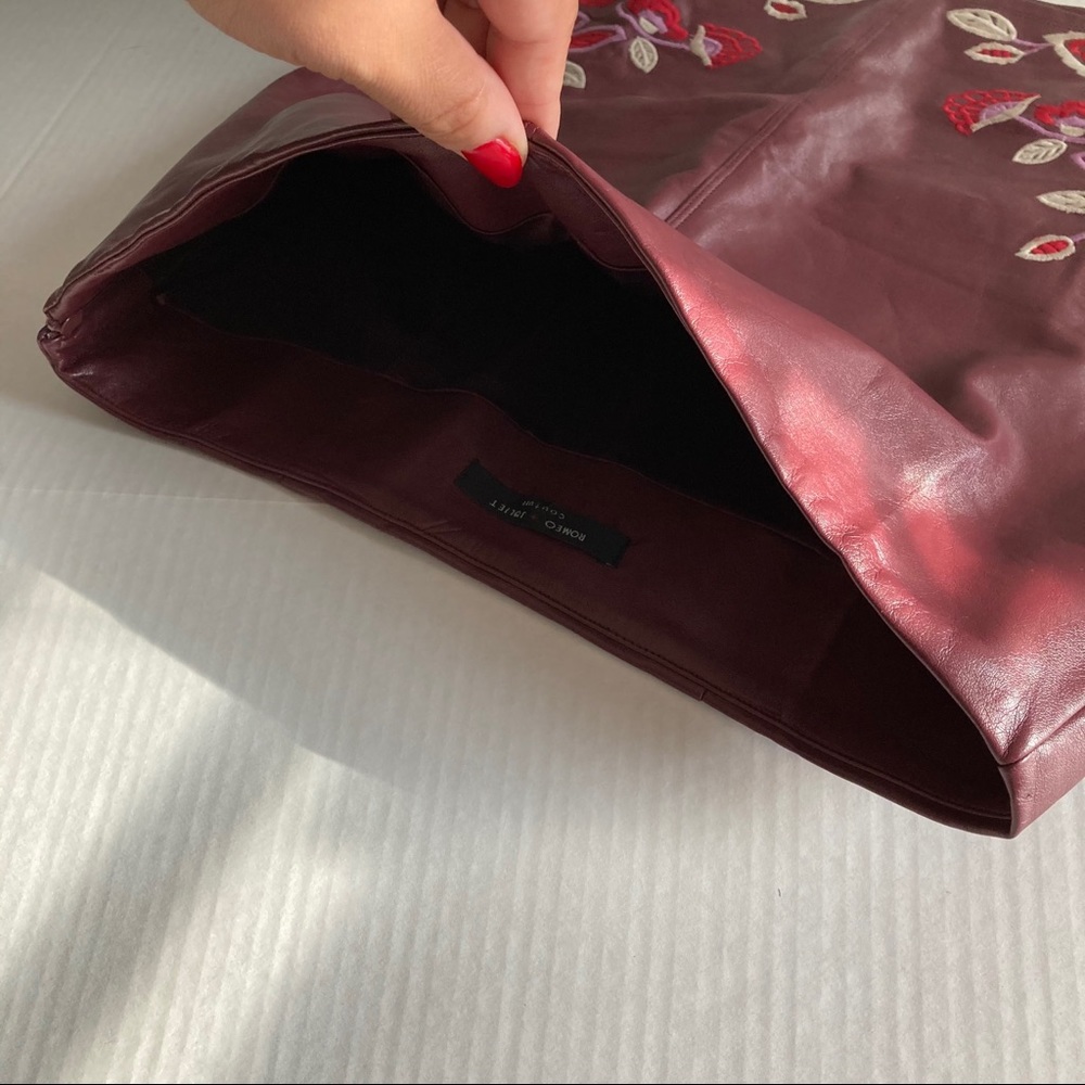 RJC | EMBROIDERED FAUX LEATHER MINI SKIRT | M - Picture 9 of 16